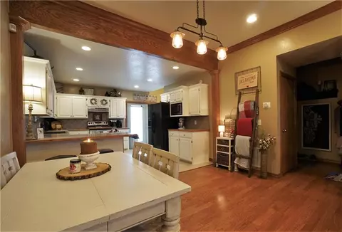 213 E 6th St, Hydro, OK 73048 photo 6