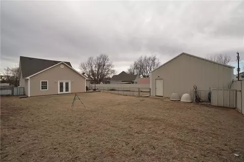 213 E 6th St, Hydro, OK 73048 photo 25