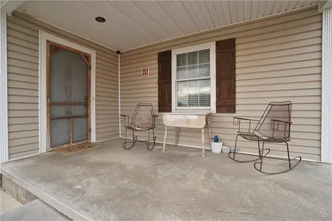 213 E 6th St, Hydro, OK 73048 photo 2