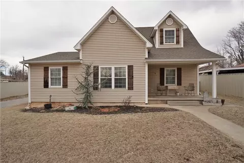 213 E 6th St, Hydro, OK 73048 photo 1