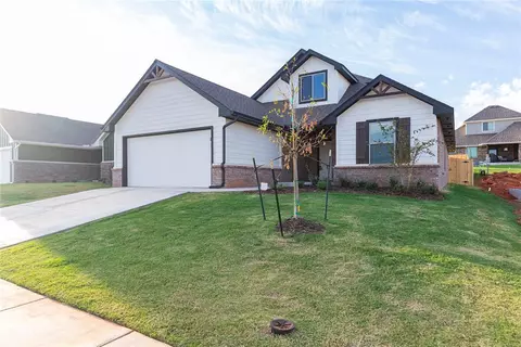 8404 NW 163rd Ter, Edmond, OK 73013