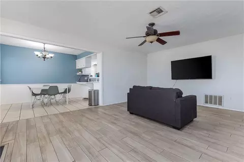 1713 Willow Brook St, Moore, OK 73160 photo 3