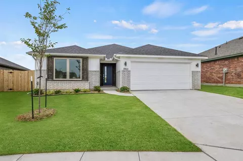 3921 NW 177th St, Edmond, OK 73012