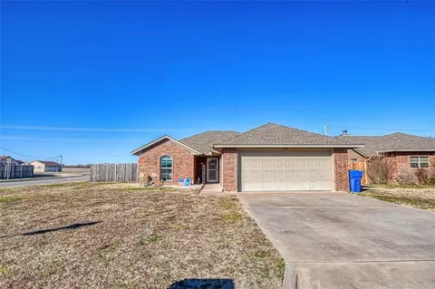 109 NW Jordan Way, Cache, OK 73527 photo 2