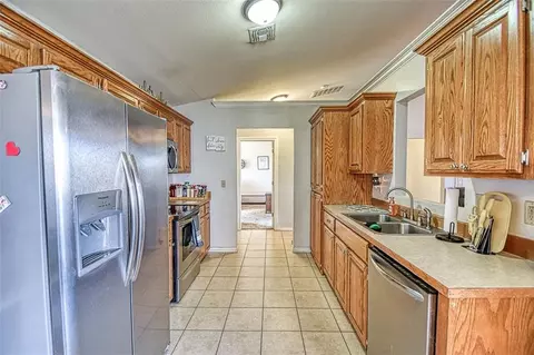 109 NW Jordan Way, Cache, OK 73527 photo 13