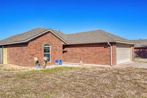 109 NW Jordan Way, Cache, OK 73527 photo 4