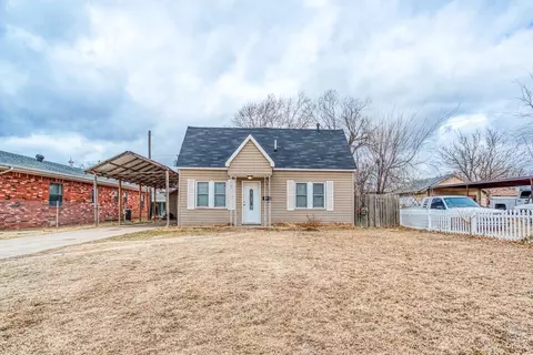 813 N Burford Ave, Watonga, OK 73772