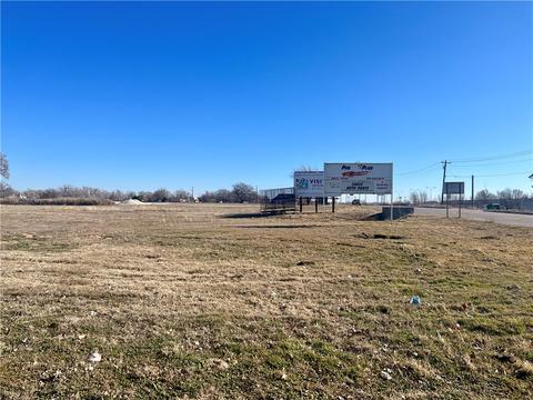 300 E Russworm Dr, Watonga, OK 73772 photo 1