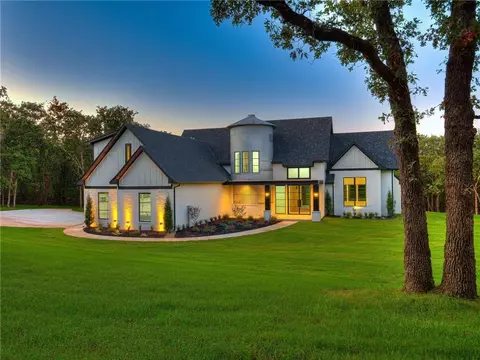 9401 E Memorial Rd, Jones, OK 73049
