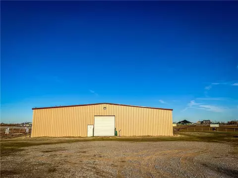 5560 N Hart Dr, Piedmont, OK 73078