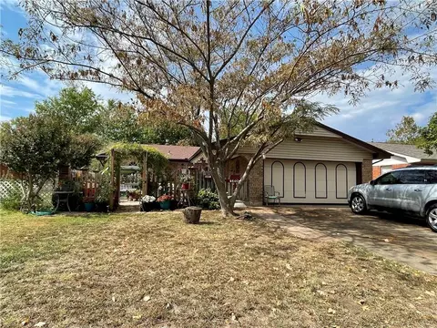 1028 Mobile Cir, Norman, OK 73071 photo 1