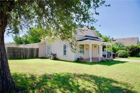 424 N Bradley Ave, Weatherford, OK 73096