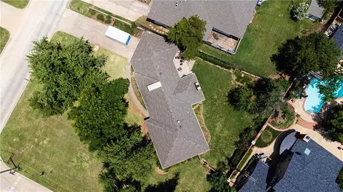 7110 Brentwood Rd, Nichols Hills, OK 73116