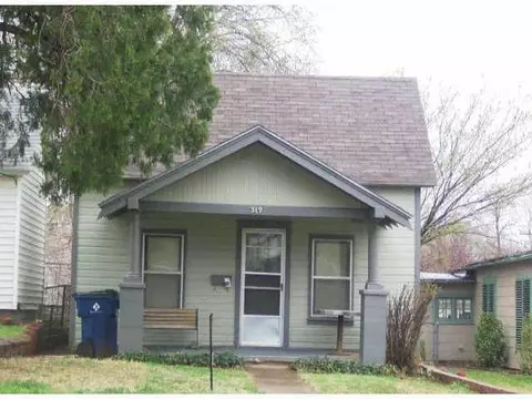 319 E Logan Ave, Guthrie, OK 73044 photo 1