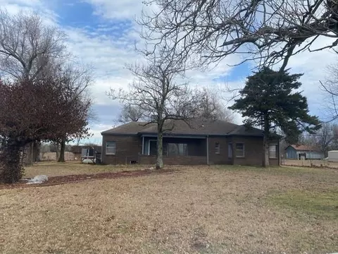39104 Macarthur St, Shawnee, OK 74804