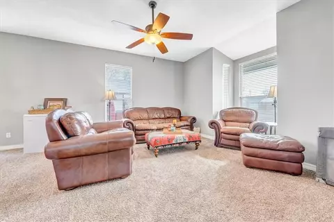 510 E Springer Ave, Guthrie, OK 73044 photo 6