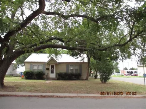 W 2nd Street, Edmond, OK 73003