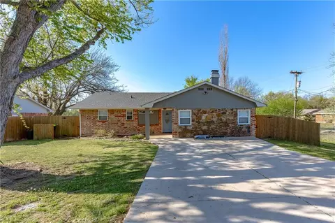 118 E Van Buren St, Purcell, OK 73080