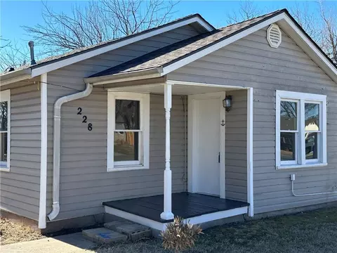 228 E Mosier Sts, Norman, OK 73069 photo 1