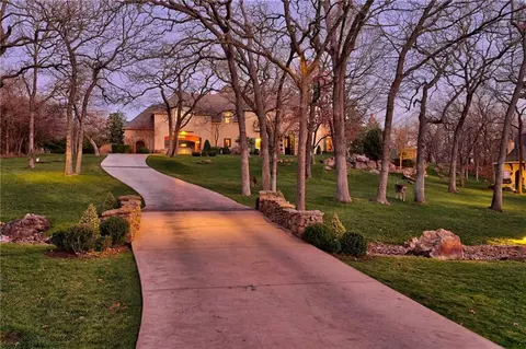 2002 Summerhaven Way, Edmond, OK 73013