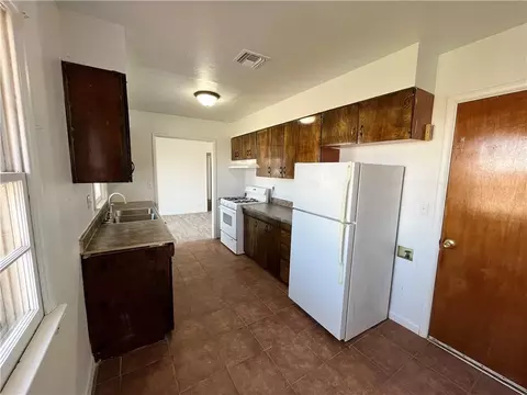 1007 Asalee St, Altus, OK 73521 photo 9