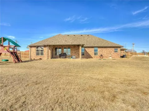 2131 E Sooner Rd, Tuttle, OK 73089 photo 28