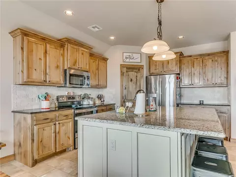 2131 E Sooner Rd, Tuttle, OK 73089 photo 10