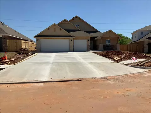 2904 SE 24 St, Moore, OK 73160