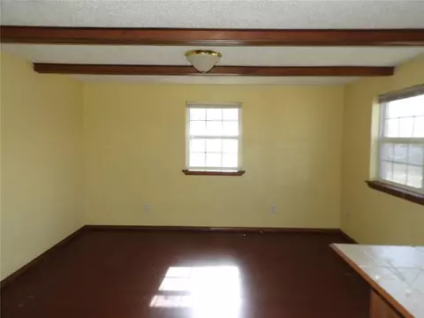 108 Windsor Dr, Chickasha, OK 73018 photo 4