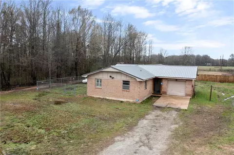 6363 Old Broken Bow Rd, Broken Bow, OK 74728