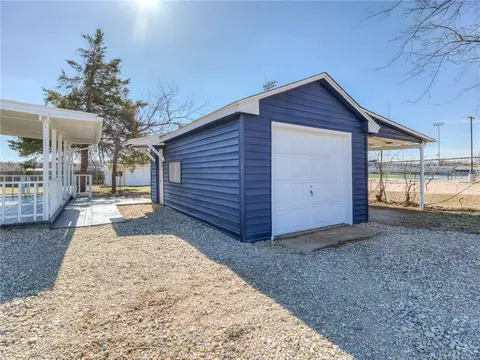 20588 Walker St, Harrah, OK 73045 photo 28