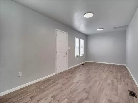 20588 Walker St, Harrah, OK 73045 photo 4