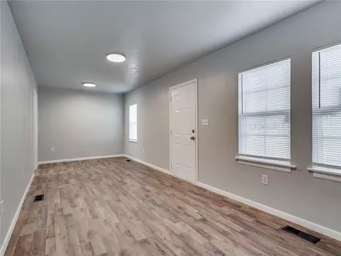 20588 Walker St, Harrah, OK 73045 photo 7