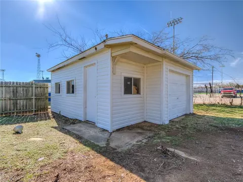 20588 Walker St, Harrah, OK 73045 photo 31