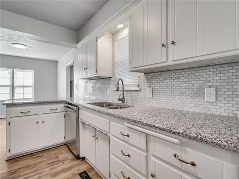 20588 Walker St, Harrah, OK 73045 photo 8