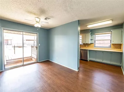 210 E Cherry Ave, Yukon, OK 73099 photo 6
