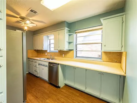 210 E Cherry Ave, Yukon, OK 73099 photo 13