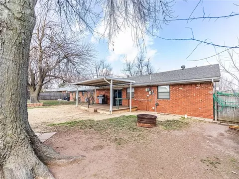 210 E Cherry Ave, Yukon, OK 73099 photo 24