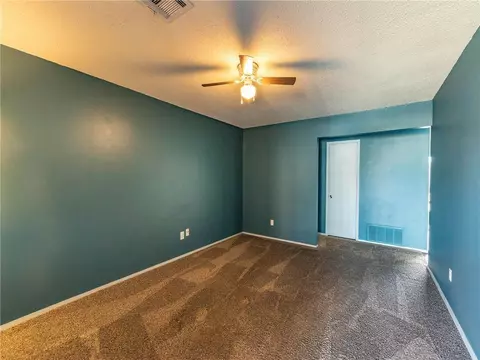 210 E Cherry Ave, Yukon, OK 73099 photo 3
