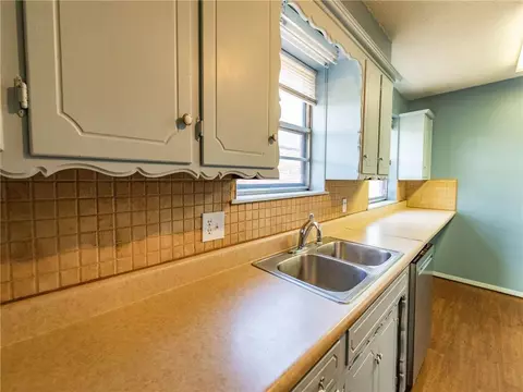 210 E Cherry Ave, Yukon, OK 73099 photo 10