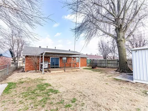 210 E Cherry Ave, Yukon, OK 73099 photo 23