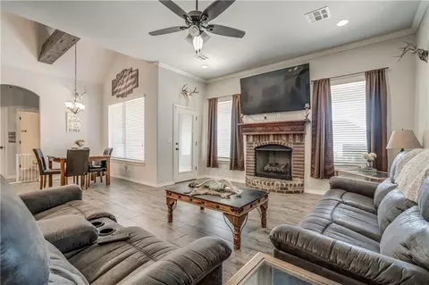20768 Tempe Ave, Harrah, OK 73045 photo 2