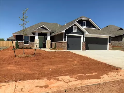 2913 SE 24 St, Moore, OK 73160