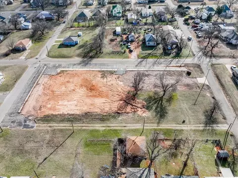 1802 W Logan Ave, Guthrie, OK 73044