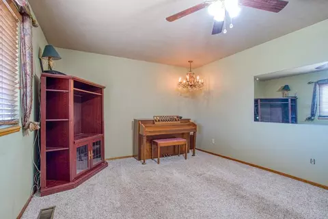 320 W 11th St, Watonga, OK 73772 photo 3