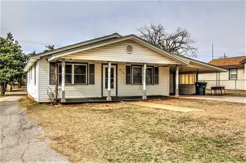 615 N Madison Ave, Blanchard, OK 73010
