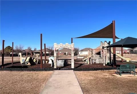 4105 Queens Dr, Moore, OK 73160 photo 35