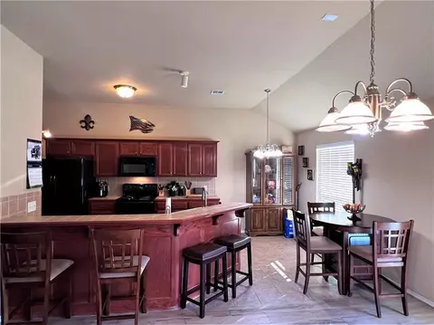 4105 Queens Dr, Moore, OK 73160 photo 11