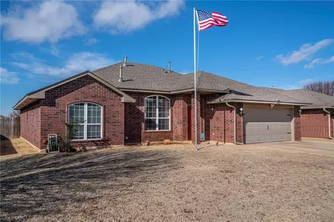 4105 Queens Dr, Moore, OK 73160 photo 1