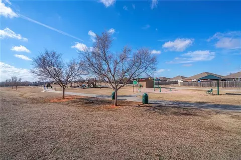 4105 Queens Dr, Moore, OK 73160 photo 37